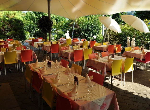 Imagen del bar/restaurante del Hotel Felmis. Foto 4