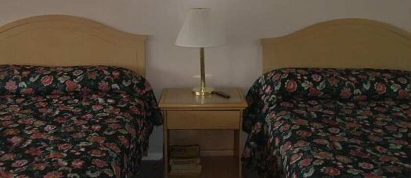 Imagen de la habitación del Hotel Fels Three Crown Motel. Foto 17
