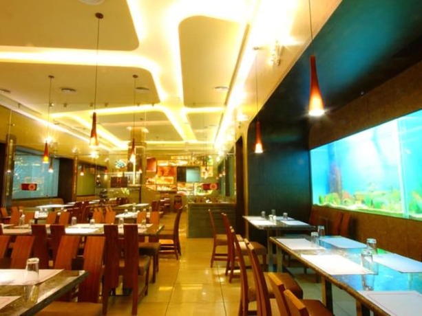 Imagen del bar/restaurante del Hotel Femina. Foto 12