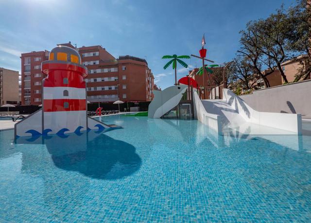 Imagen de la piscina del Hotel Fenals Garden. Foto 7