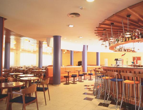 Imagen del bar/restaurante del Hotel Fenals Garden. Foto 2