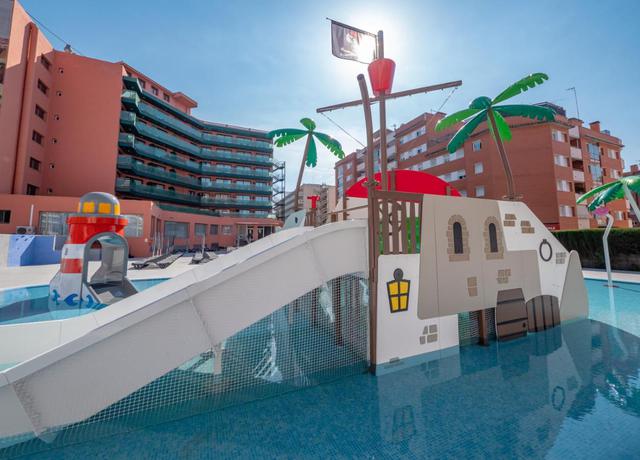 Imagen de la piscina del Hotel Fenals Garden. Foto 9