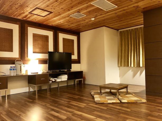 Imagen de la habitación del Hotel Fenchihu. Foto 18