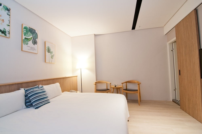 Imagen de la habitación del Hotel Feng Chi Inn. Foto 3
