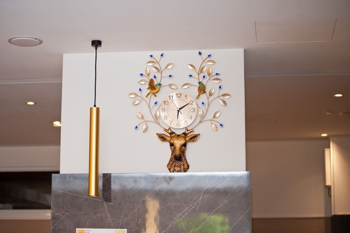 Imagen de los interiores del Hotel Feng Chi Inn. Foto 16