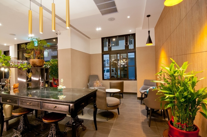 Imagen de los interiores del Hotel Feng Chi Inn. Foto 19