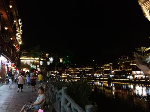 Imagen general del Hotel Fenghuang Fengyuxuan Boutique Guesthouse ( Fenghua. Foto 2