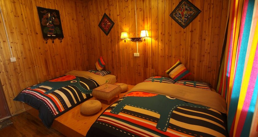 Imagen general del Hotel Fenghuang Hua Xiang Yuan Inn. Foto 10