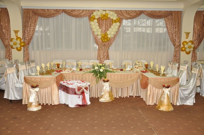 Imagen del bar/restaurante del Hotel Feni. Foto 18