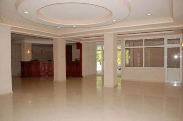 Imagen de los interiores del Hotel Feni. Foto 25