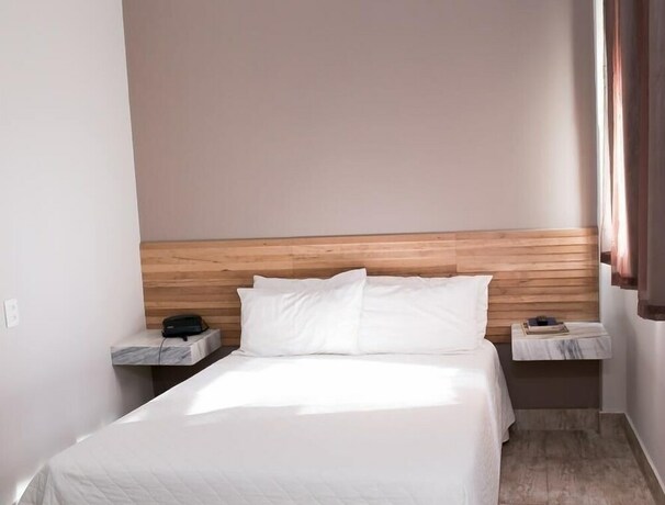 Imagen de la habitación del Hotel Fenicia Palace, Varginha. Foto 36