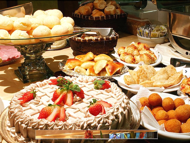 Imagen del bar/restaurante del Hotel Fenix Araxa. Foto 6