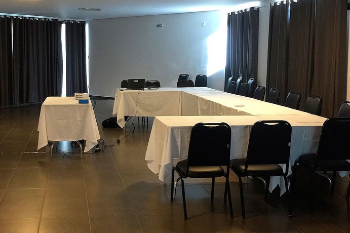 Imagen de los interiores del Hotel Fenix Araxa. Foto 12