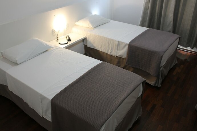 Imagen de la habitación del Hotel Fenix Campinas. Foto 17