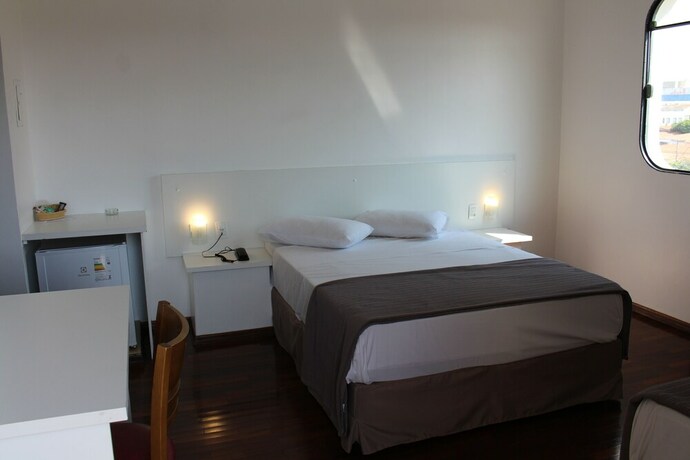 Imagen de la habitación del Hotel Fenix Campinas. Foto 19