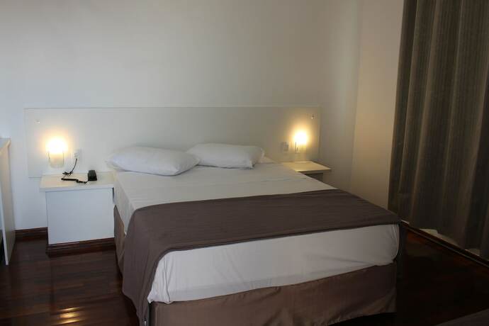 Imagen de la habitación del Hotel Fenix Campinas. Foto 28