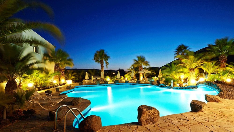 Imagen de la piscina del Hotel Fenix Collection. Foto 12