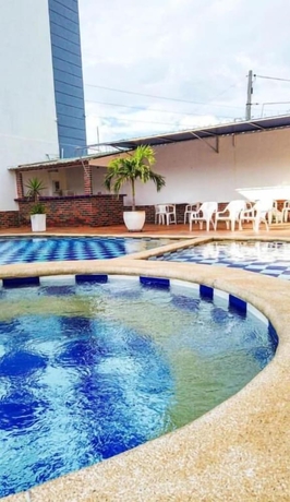 Imagen de la piscina del Hotel Fenix, C&uacute;cuta. Foto 15