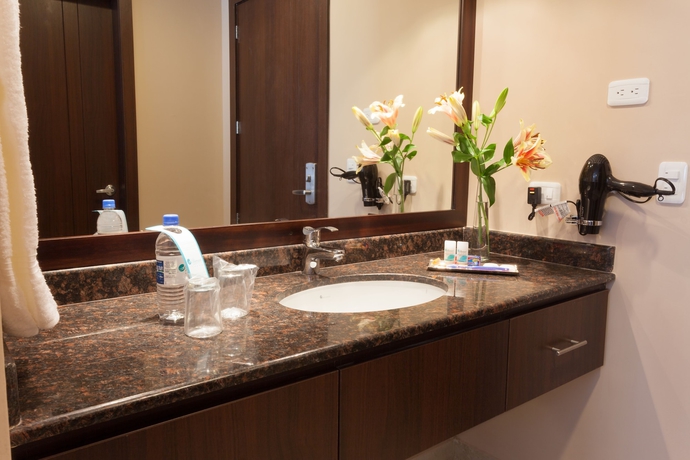 Imagen de la habitación del Hotel Fenix, El Inca. Foto 12