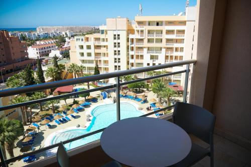 Imagen de la piscina del Hotel Fenix Family by ALEGRIA. Foto 11