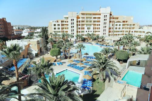 Imagen de la piscina del Hotel Fenix Family by ALEGRIA. Foto 12