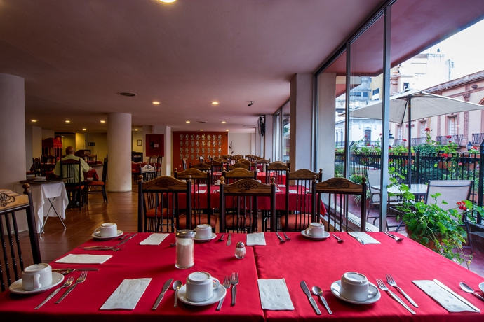 Imagen del bar/restaurante del Hotel Fenix, Guadalajara. Foto 2