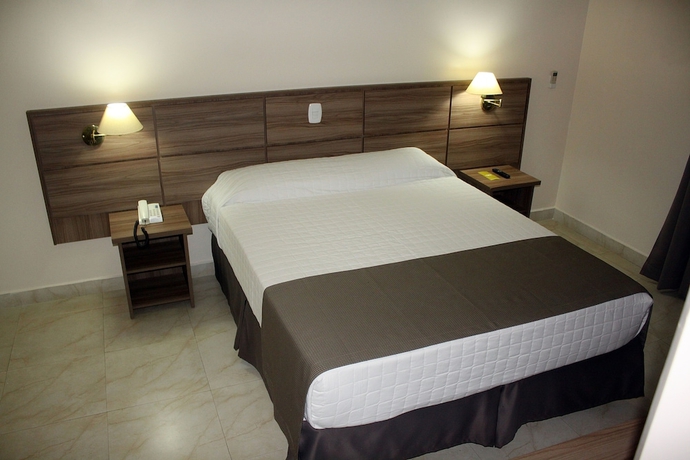 Imagen de la habitación del Hotel Fenix Pouso Alegre. Foto 11