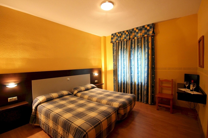 Imagen de la habitación del Hotel Fenix, Salamanca. Foto 7