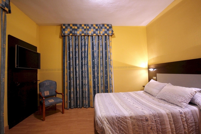 Imagen de la habitación del Hotel Fenix, Salamanca. Foto 8