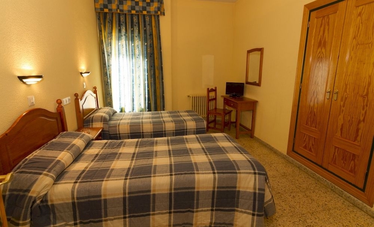 Imagen de la habitación del Hotel Fenix, Salamanca. Foto 10