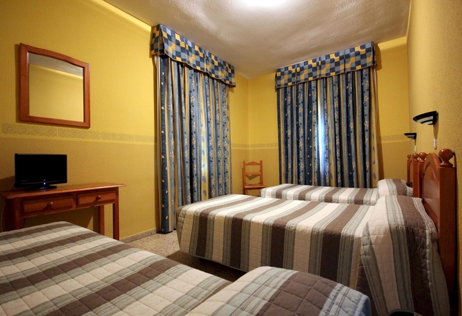 Imagen de la habitación del Hotel Fenix, Salamanca. Foto 14