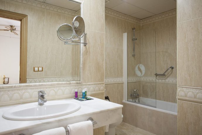 Imagen de la habitación del Hotel Fenix Torremolinos -Adults Only Recommended. Foto 8