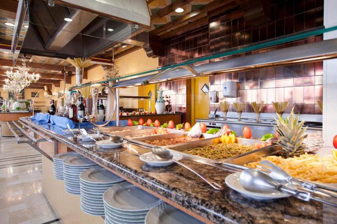 Imagen del bar/restaurante del Hotel Fenix Torremolinos - Adults Only Recommended. Foto 3