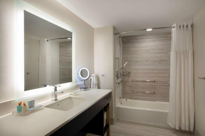 Imagen de la habitación del Hotel Fenwick Shores, Tapestry Collection by Hilton. Foto 27
