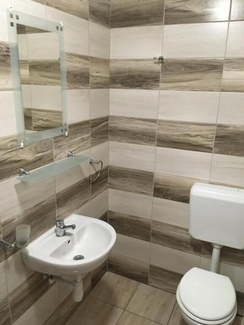 Imagen de la habitación del Hotel Fenyves. Foto 3