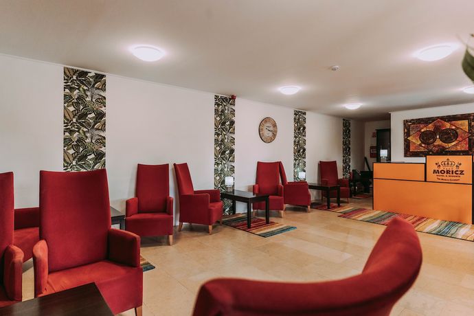 Imagen de los interiores del Hotel Fenyves. Foto 17