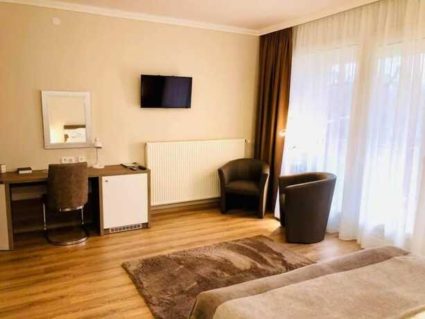 Imagen de la habitación del Hotel Fenyves Konferencia &eacute;s Wellness. Foto 16