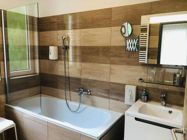 Imagen general del Hotel Fenyves Konferencia &eacute;s Wellness. Foto 5