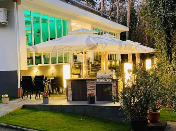 Imagen general del Hotel Fenyves Konferencia &eacute;s Wellness. Foto 12