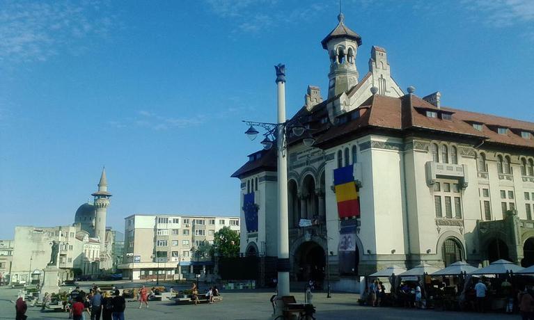 Imagen de los exteriores del Hotel Ferdinand. Foto 6