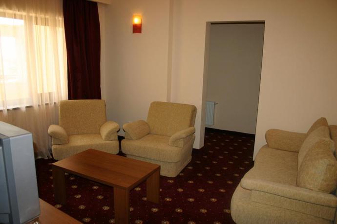 Imagen de los interiores del Hotel Ferdinand. Foto 10
