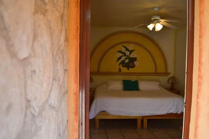 Imagen de la habitación del Hotel Feregrino. Foto 10