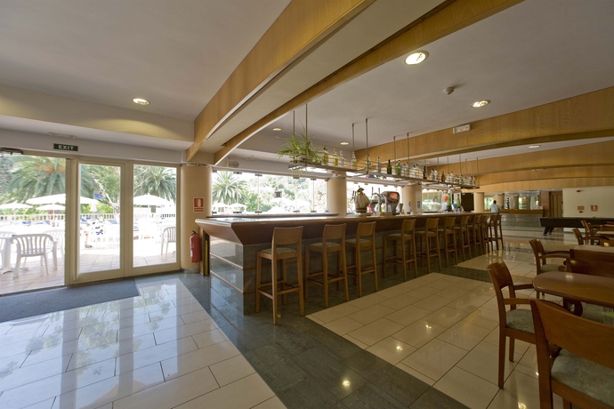 Imagen del bar/restaurante del Hotel Fergus Bermudas. Foto 4