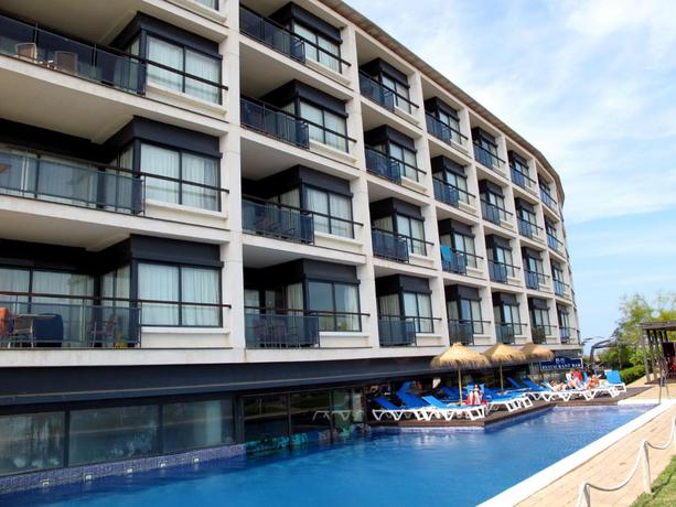 Imagen de la piscina del Hotel Fergus Cap Roig. Foto 9