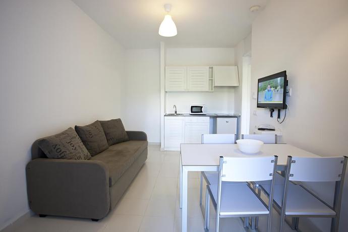 Imagen de la habitación del Hotel Fergus Club Carema Splash. Foto 4