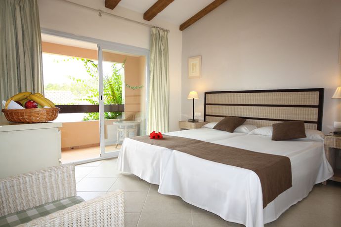 Imagen de la habitación del Hotel Fergus Club Europa. Foto 7