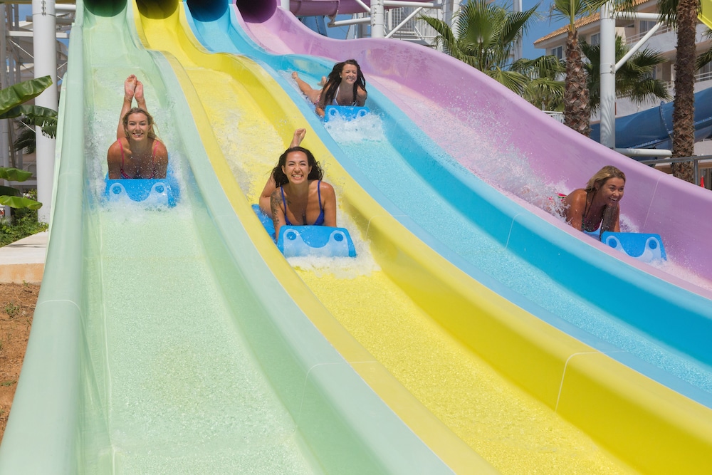 Imagen de la piscina del Hotel Fergus Club Mallorca Waterpark. Foto 16