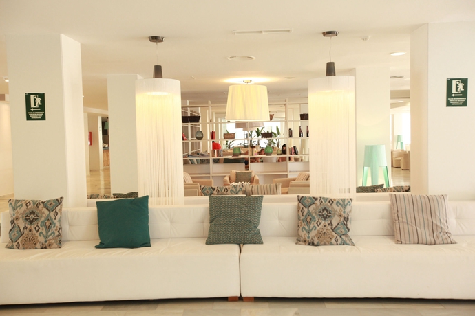 Imagen de los interiores del Hotel Fergus Style Bahamas. Foto 6