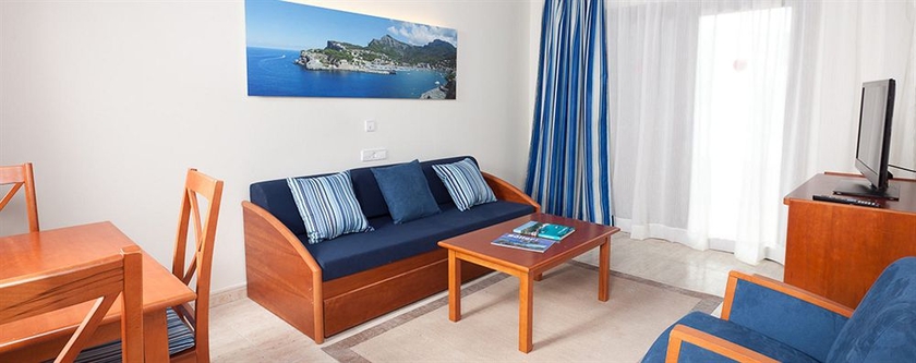 Imagen de los interiores del Hotel Fergus Style Soller Beach. Foto 11