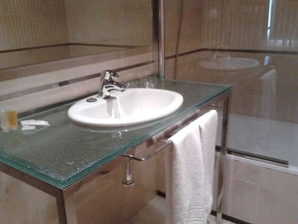 Imagen de la habitación del Hotel Feria. Foto 16